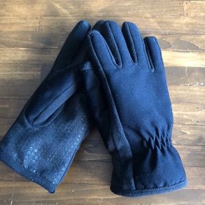 Warm winter gloves 🧤
